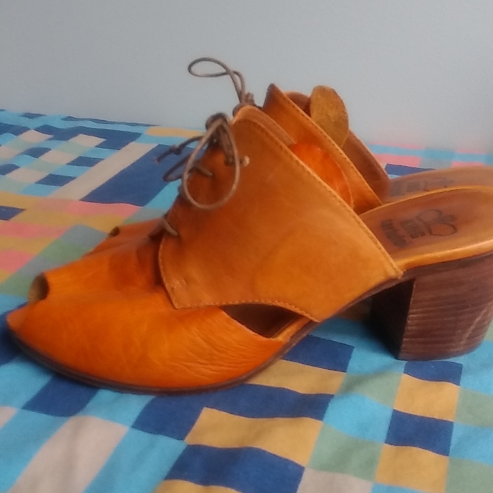King Tartufoli Italian mules, size 8.5 US/39 European